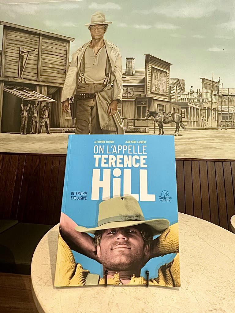 alfonsialex's tweet photo. J’ai le plaisir de vous annoncer la sortie de notre livre On l’appelle Terence Hill (Éd. Carlenco), à l’occasion des 50 ans du film culte Mon nom est Personne. Au  sommaire : la préface de Cristiana Pedersoli (fille cadette de Bud Spencer), l’interview exclusive de Terence Hill https://t.co/IsuN25KEPC