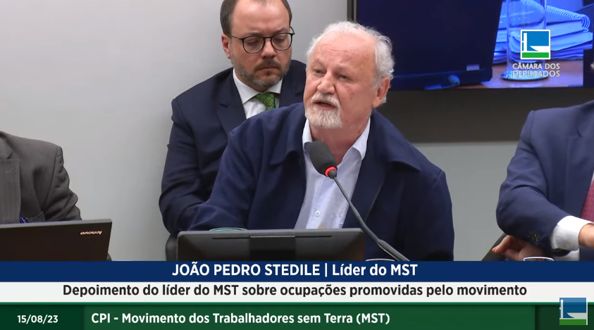 cbaraodeitarare's tweet photo. @stedile_mst: "Me lembro de um editorial do Estadão que dizia 'Só faltava essa: sem-terra se formando advogado'. Pois é o que fazemos no #Pronera. Não é por que somos camponeses que nos damos o direito de ser ignorantes" #ToComMST https://t.co/w2Z6OUgGeW