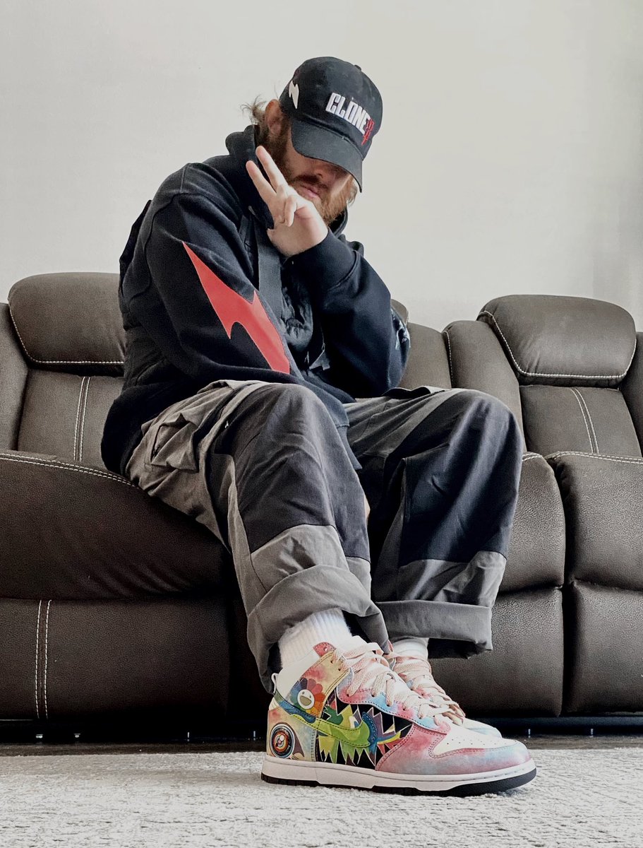 johnnyx_btc's tweet photo. NEW DRIP 💧 @RTFKT 🫡 https://t.co/y36E9sRGXy