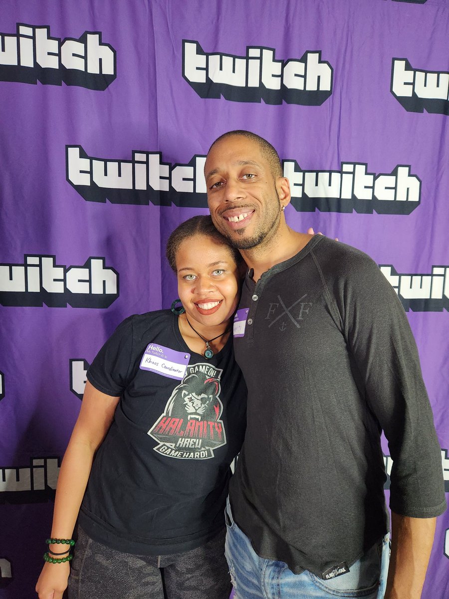 Kalam1ty_'s tweet photo. 🤯Got a surprise visit from my sister at last weekends @StreamAtlanta meet-up. She even came representing with the Krew Merch! Great early birthday gift. 💜
#blessed #ATL https://t.co/ABkvj0PgJ0
