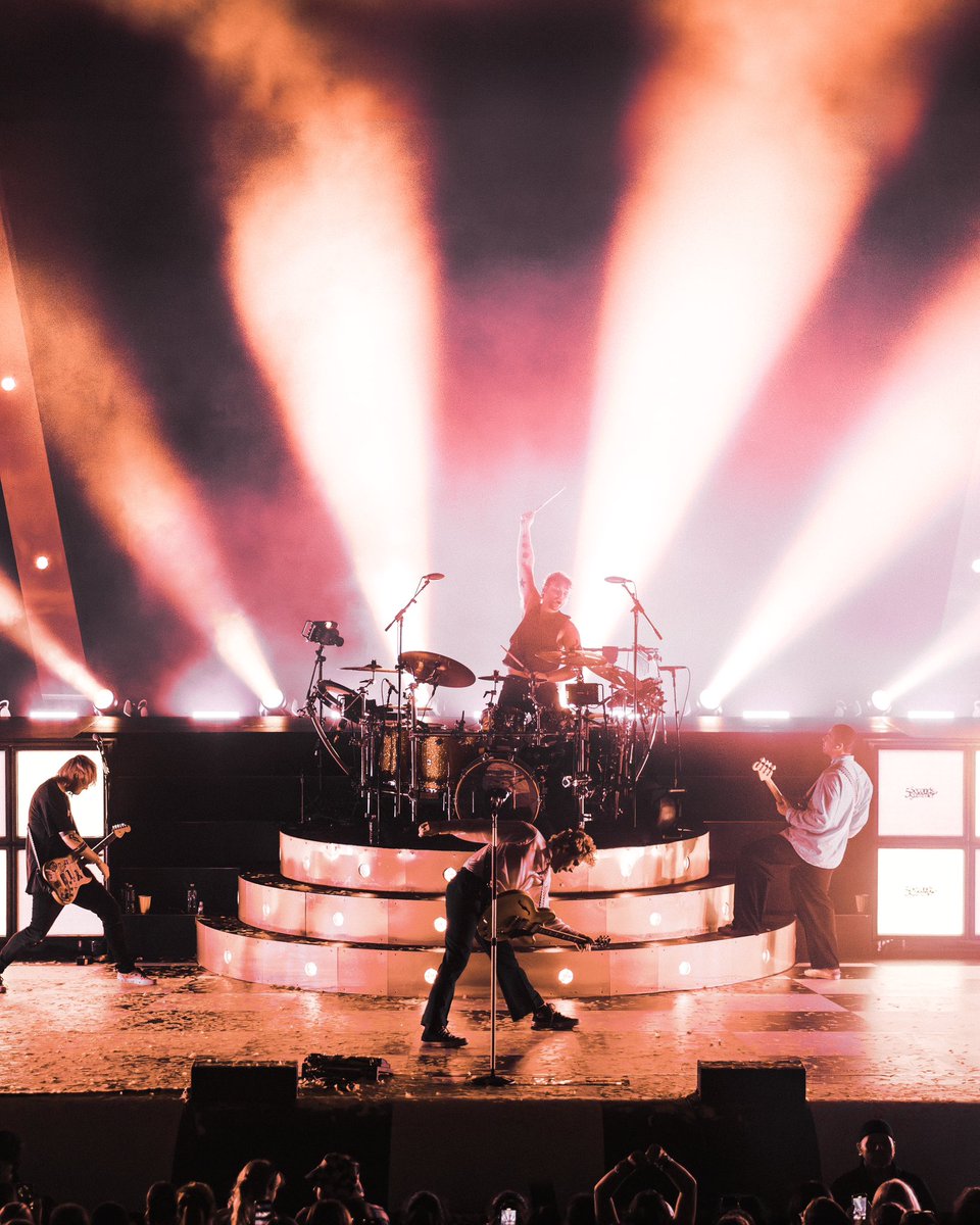 5SOS's tweet photo. Two massive nights in Boston. https://t.co/jkXcIeIBZ0