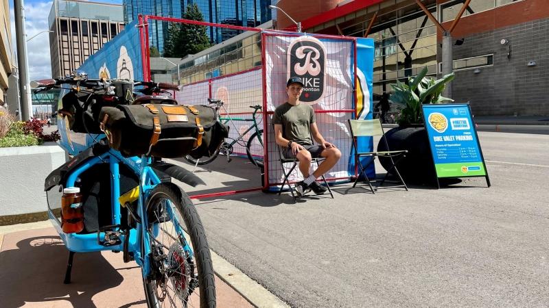 Edm_Marathon's tweet photo. Bike to the Marathon. @bikeedmonton / @cityofedmonton have a FREE valet for bike parking (103rd St and 102nd Ave (near Don Wheaton Family YMCA). Volunteers on hand to tag and lock bikes securely in a cage. Opens at 6:00 for the Marathon.  #meetmedowntown #yegbike #yegrunners https://t.co/1IUTCGJPPc