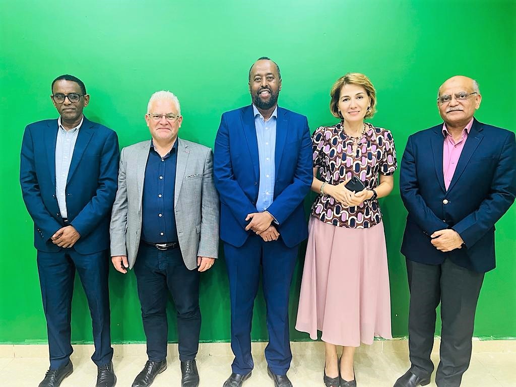 SophieKemkhadze's tweet photo. Our traditional photo moment at the end of the meeting w HE Min. @nasirarush &amp; HE Min. of Environment of @southweststat. #Resilience &amp;  #DisasterRiskManagement are important aspects of our cooperation, + #ClimateAdaptation &amp; sustainable livelihoods. 
@lionellaurens_ @UNDPSomalia https://t.co/34rzGJbHvt