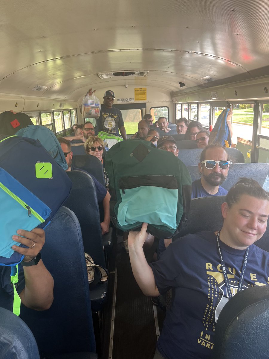 We love our Varina community! Today the Varina High School staff went into some of our neighborhoods and delivered school supplies and backpacks to families. The smiles and Blue Devil pride are in high spirits! We can’t wait to carry this energy into the 23-24 school year! 💙💛📣