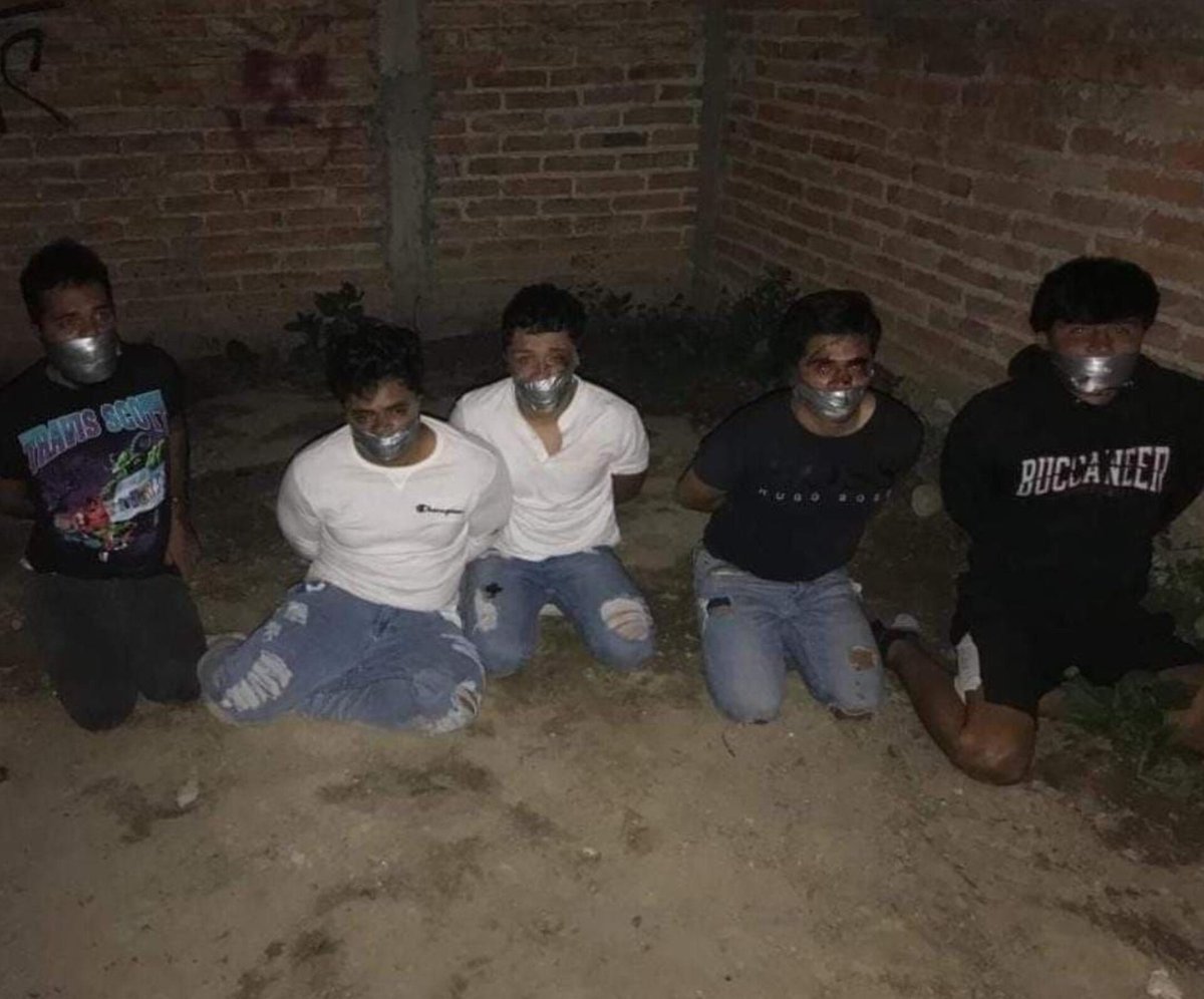 jaygonzalez01's tweet photo. Chairos tengan bien presente esta foto, que cualquier dia puede ser el hijo de alguno de ustedes y se la van a tener que tragar toda sin hacer gestos
#RedAMLO #RedAMLOVER #AMLO #AMLOLujoDePresidente #AMLO
QEPD y fuerza a sus familiares https://t.co/dMU8L4Ll3C