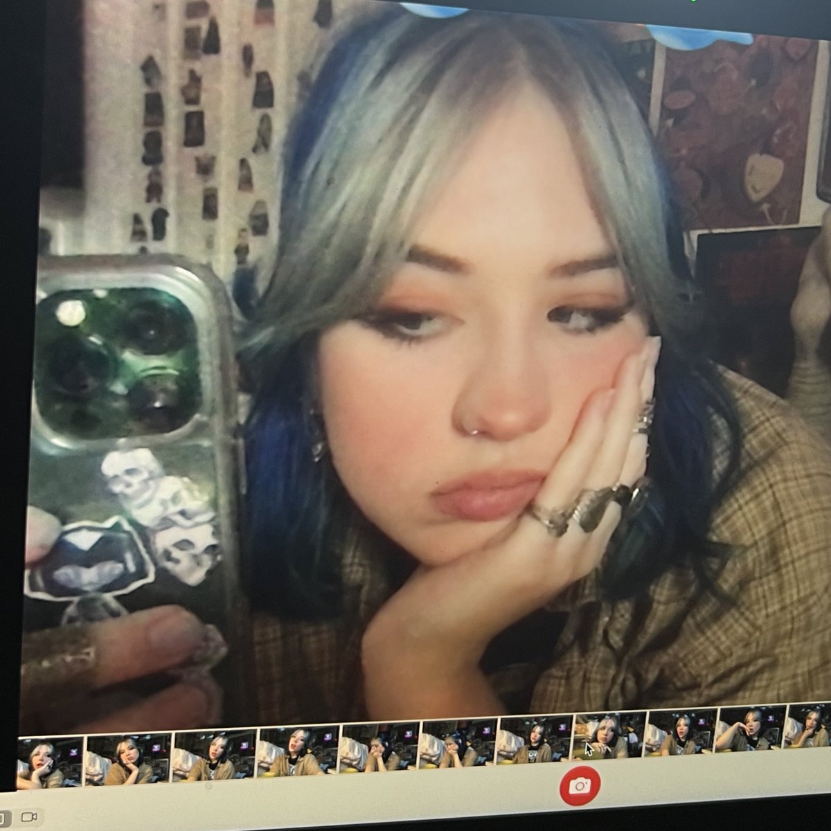 been21since17's tweet image. cause the birds stopped singing, are we flawed by design?
#selfiesforspinnin #spinnin