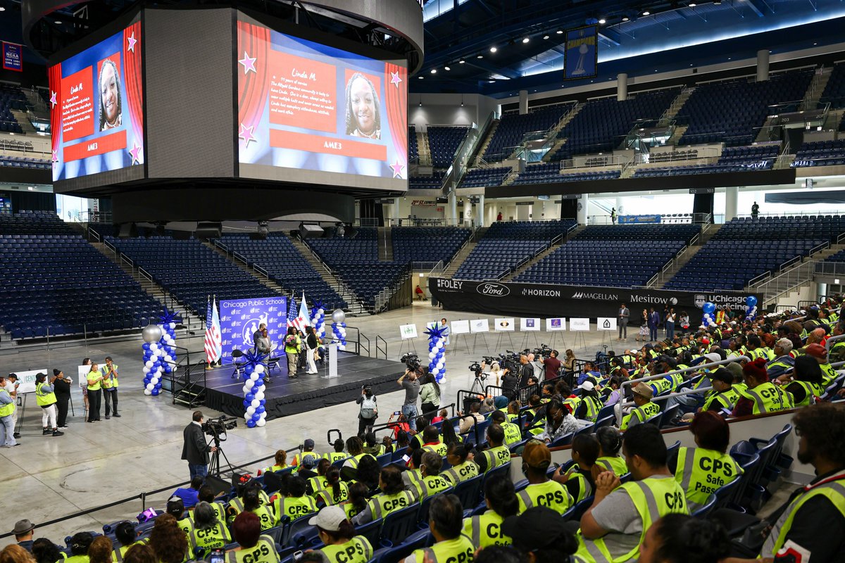 WintrustArena's tweet photo. Thank you, @ChicagosMayor, @ChiPubSchools @PedroCPSCEO and Chief of Safety and Security Jadine Chou for recognizing Safe Passage workers and crossing guards during your 2023-24 school year rally! #WintrustArena #CPSBackToSchool https://t.co/2AxhXSJMHV