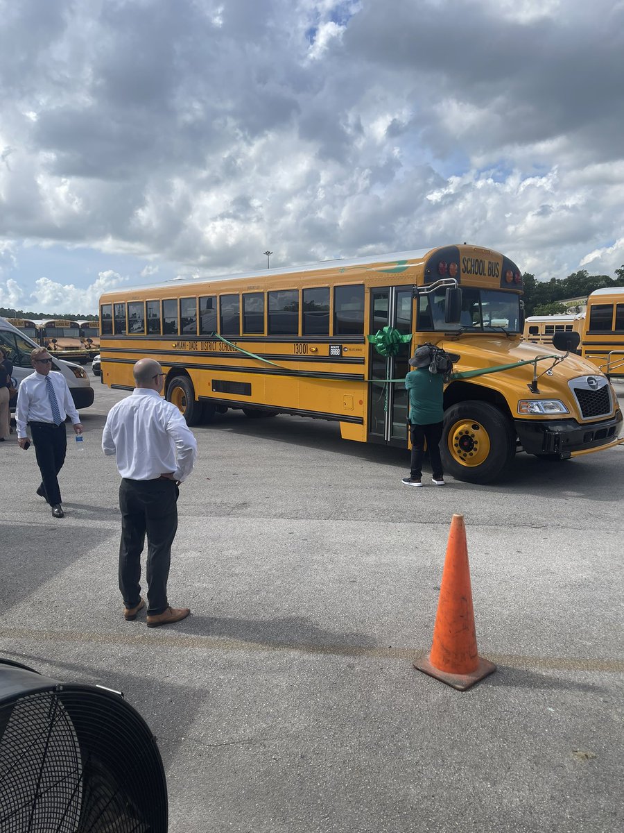 M-DCPS School Bus Transportation tweet media