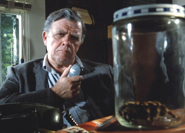 The fate of your orange juice is in the hands of spiders!!! A remastered (aka new pics) review of Tarantula:  The Deadly Cargo (1977) on #BasementRejects

THE RATING: 1/10
THE REVIEW:  basementrejects.com/review/tarantu…

#TarantulatheDeadlyCargo #KinoLorber #IWatchMovies #Horror #MadeforTV