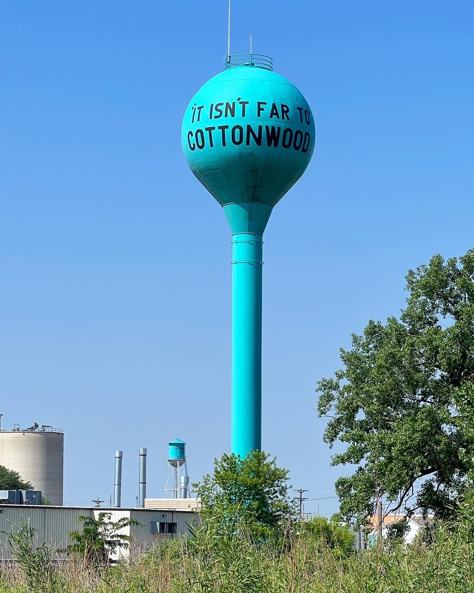 Cottonwood #Minnesota — est. 1888

When you see the newer north tower, “It isn’t far to Cottonwood” and its older south tower 

Photos taken Nov. 2022 and June 2023