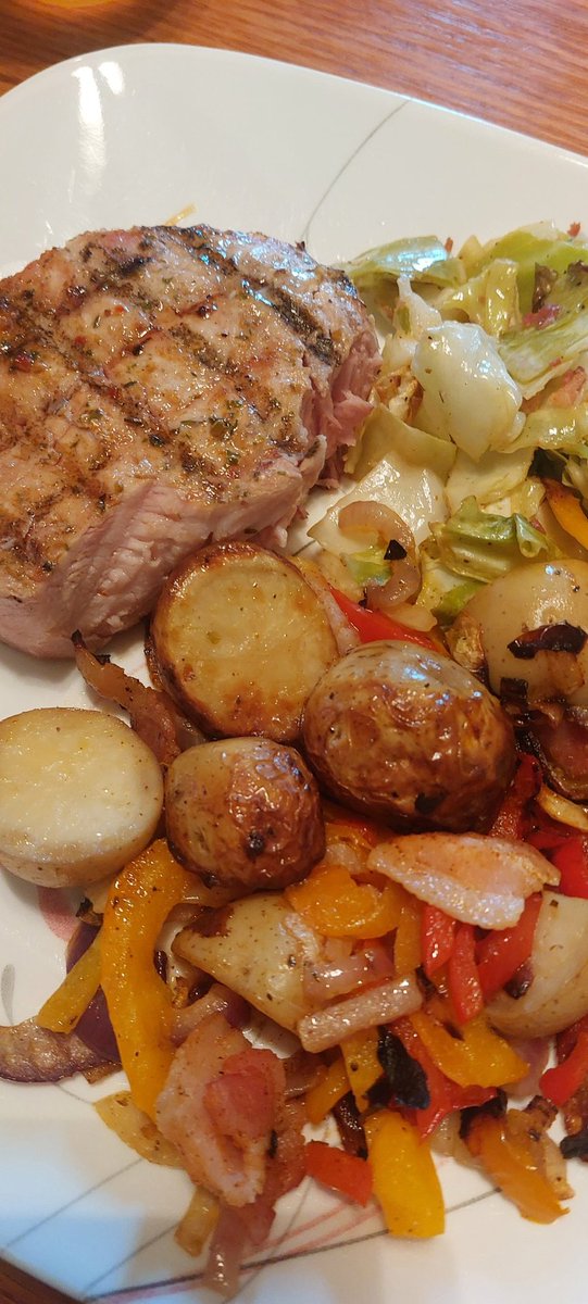 BirnamPork's tweet photo. I love this time of the year at the dinner table. New potatoes, local cabbage and homegrown pork. It doesn't get much better. #loveontfood #eatlocal #ontpork https://t.co/tUlw2NT1gU