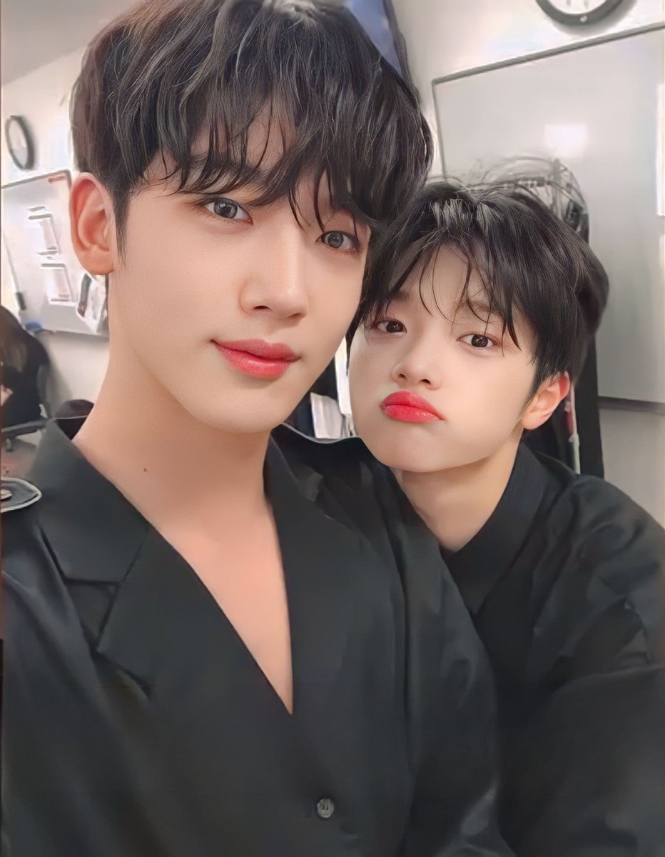 zhouxxxxxxxx's tweet photo. Dongpyo mentioned Yohan on his bbl 🥺

Did you see strong heart league?
I was so happy 
요한이형이랑도 오랜만에 봐서 넘 조아찌이
It's been a while since I've seen Yohan hyung too so I like it
I'm going to pick up my clothes soon (His clothes at Yohan's house?)😂 https://t.co/aPRhiH7xff