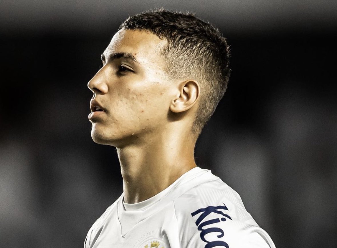 CFCBlueHero's tweet photo. Deivid Washington has signed contract and completed medical as new Chelsea player. 🔵🇧🇷 #CFC

Official statement soon as deal finally signed with Santos for 2005 striker to join on €16m plus €4m deal.

~  @FabrizioRomano https://t.co/lhKBYKTpVr