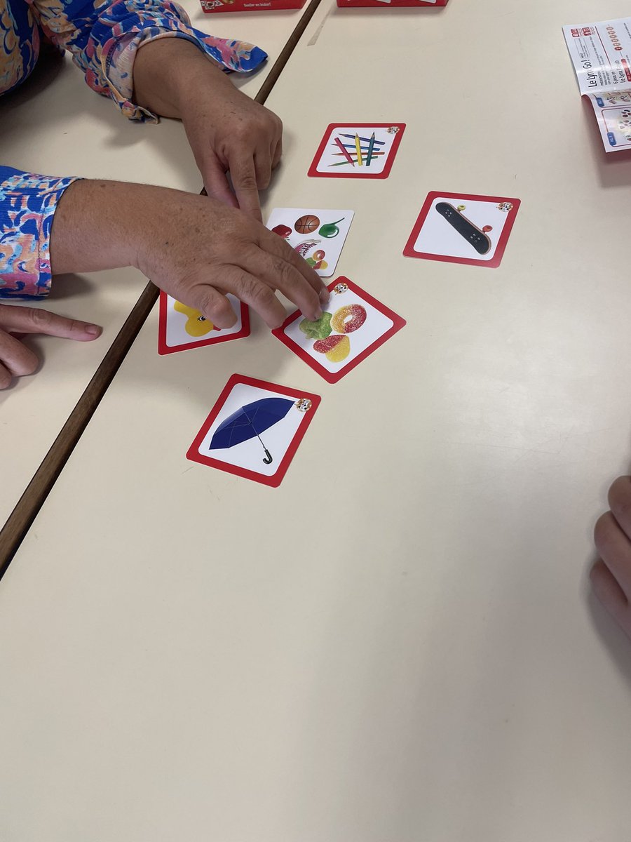 SandDezerville's tweet photo. Quand nos enseignants de la circo PPT - Pira’e font preuve d’imagination et de propositions…lors des jeux de cohésion :
- ateliers sportifs proposés par l’@USEP Polynésie, jeux en reo tahiti, jeux de société, atelier de méditation .
@ienneuro  @LauretteItchner @EducationTahiti https://t.co/ub00dLXBjd