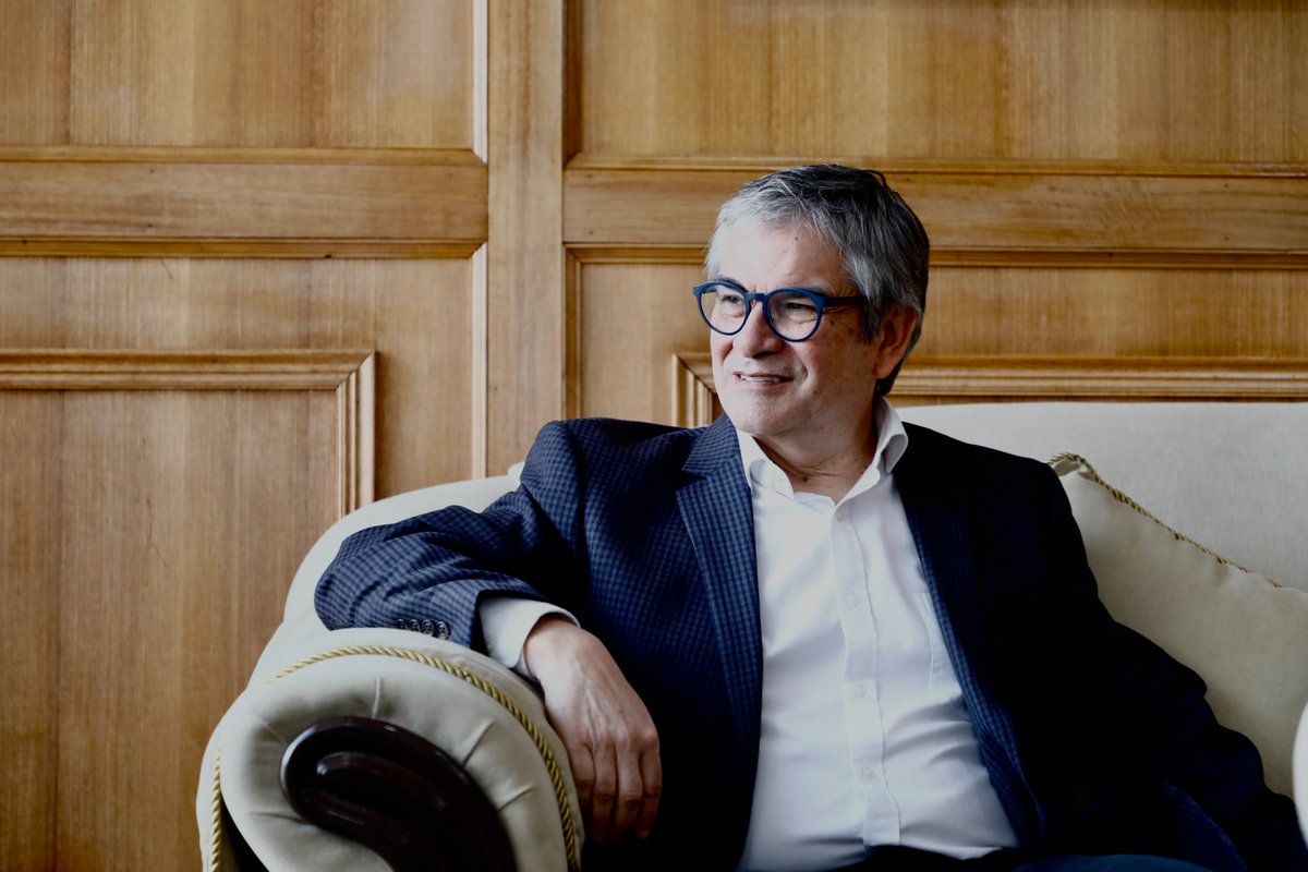 “Estamos recorriendo las ciudades para contar más detalles de lo que se ha estado trabajando en torno al #PactoFiscal y escuchar los planteamientos que nos hagan. El diálogo es posible, necesario; cuando se conversa las soluciones se pueden encontrar".
Ministro de <a href="/Min_Hacienda/">Ministerio de Hacienda</a>,