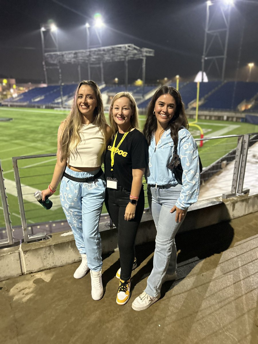 I spent a little time at the #FFExpo with <a href="/kvalenzuela17/">Kendall Valenzuela</a> and <a href="/SamanthaRHolt/">Sam Holt</a> - two incredibly talented fantasy football analysts who have years of success in front of them. I feel lucky to get to know them and learn from them #fantasylife