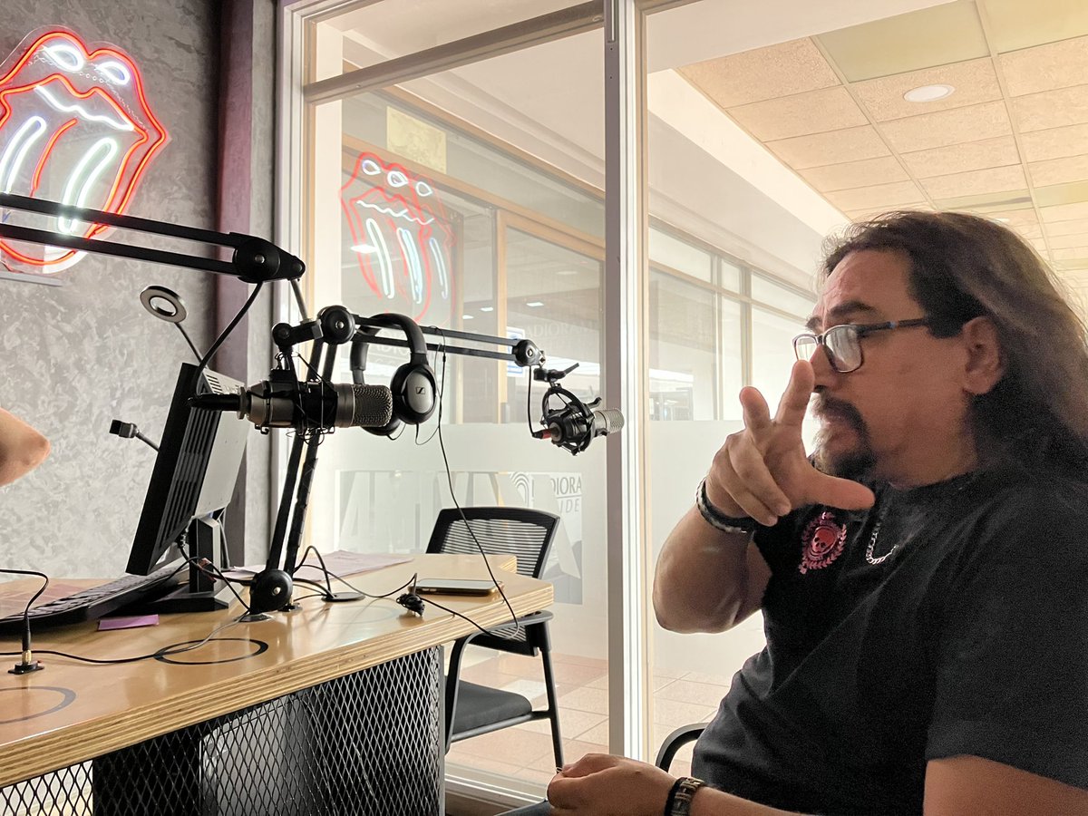 SatanchonWaters's tweet photo. Entrevista hoy a @CarlosLoboRey y @SatanchonWaters por #FabiolaVargas muchas gracias por el espacio y escuchar la propuesta Tapatía. Nos vemos el 02 de septiembre en el #ForoAnexoIndependencia para #ElCantodelosolvidados #MaximaFM
#Canibales
#SatanchonWaters #AndreMendi https://t.co/dytGgNFvPH