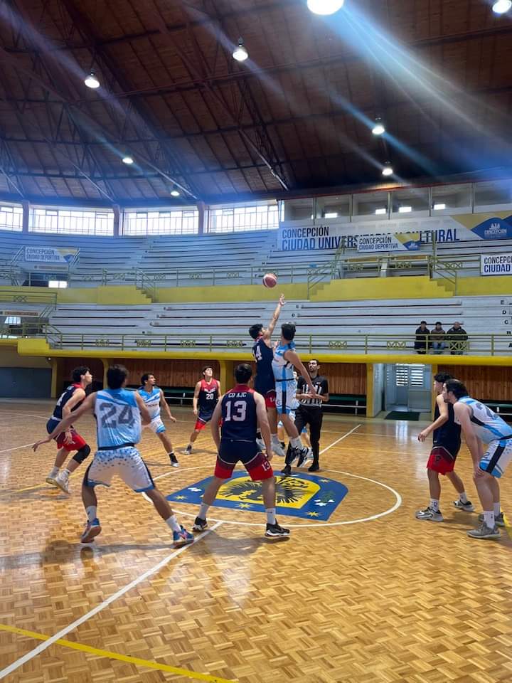 basketzoom's tweet photo. 🏀⛹️‍♂️⭐  Una nueva fecha de Liga de Basquetbol Copa del Gran Concepción 2023. Varones todo competidor.
⚡Derrota de Zoom(60) frente a AJC de Coronel(72). En el Gimnasio Municipal de Concepción. 

#copaconcepcion
#concepcion
#apertura
#Baloncesto #lacelestedemulchen
#asobasmulchen https://t.co/3oHCoXh1W2