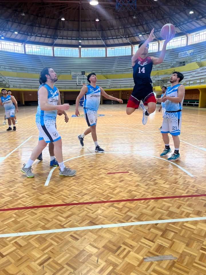 basketzoom's tweet photo. 🏀⛹️‍♂️⭐  Una nueva fecha de Liga de Basquetbol Copa del Gran Concepción 2023. Varones todo competidor.
⚡Derrota de Zoom(60) frente a AJC de Coronel(72). En el Gimnasio Municipal de Concepción. 

#copaconcepcion
#concepcion
#apertura
#Baloncesto #lacelestedemulchen
#asobasmulchen https://t.co/3oHCoXh1W2