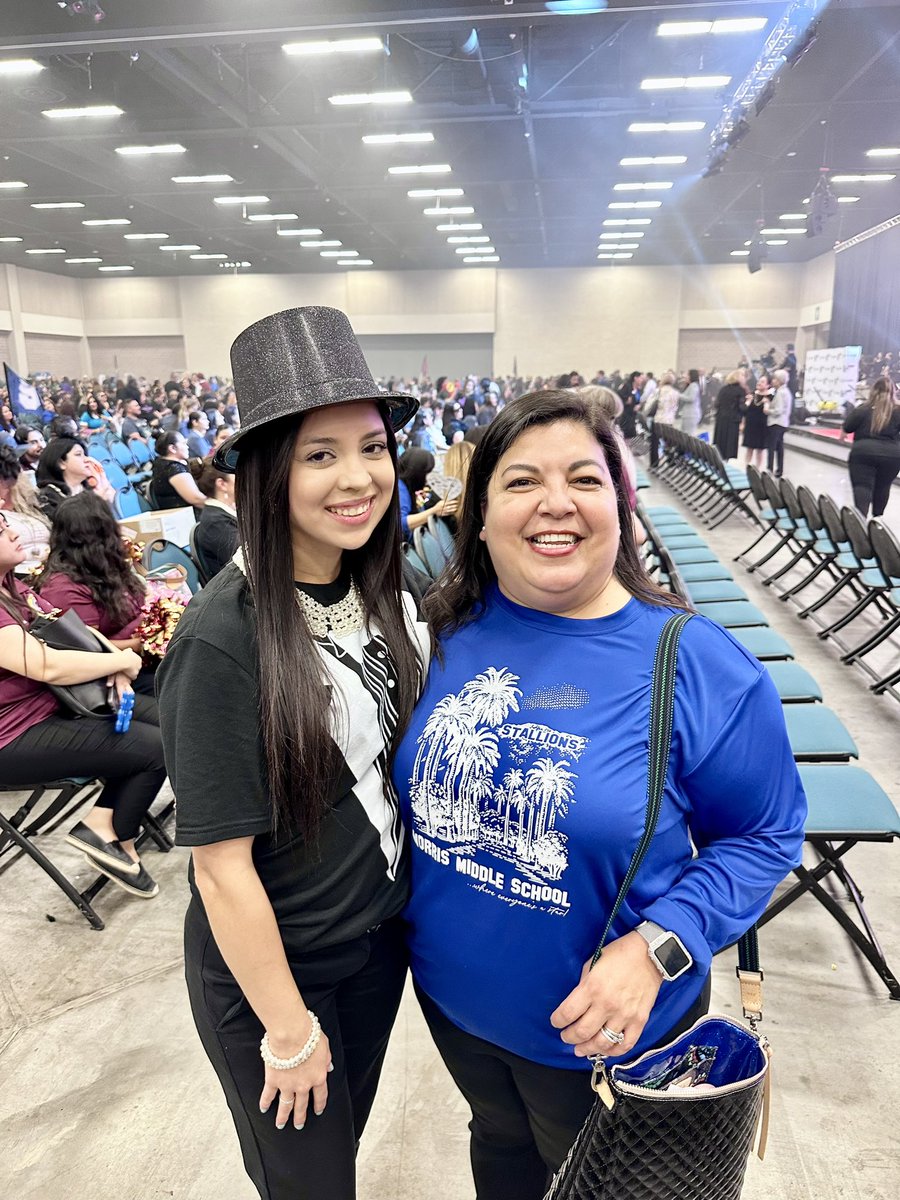 My favorite annual photo 📸 Always my greatest mentor, but forever my friend ❤️ <a href="/kchamb1/">Karla Chamberlain</a> <a href="/McAllenISD/">McAllen ISD</a>