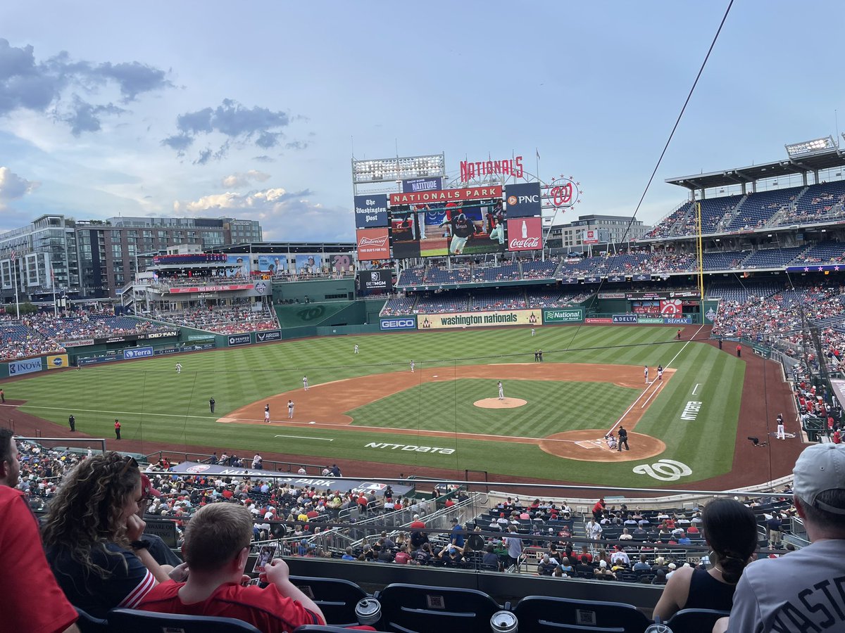 jakegruninger's tweet photo. Red Sox in town on a glorious Tuesday night in the district @EmptySeatsPics https://t.co/F6YioHKx8s