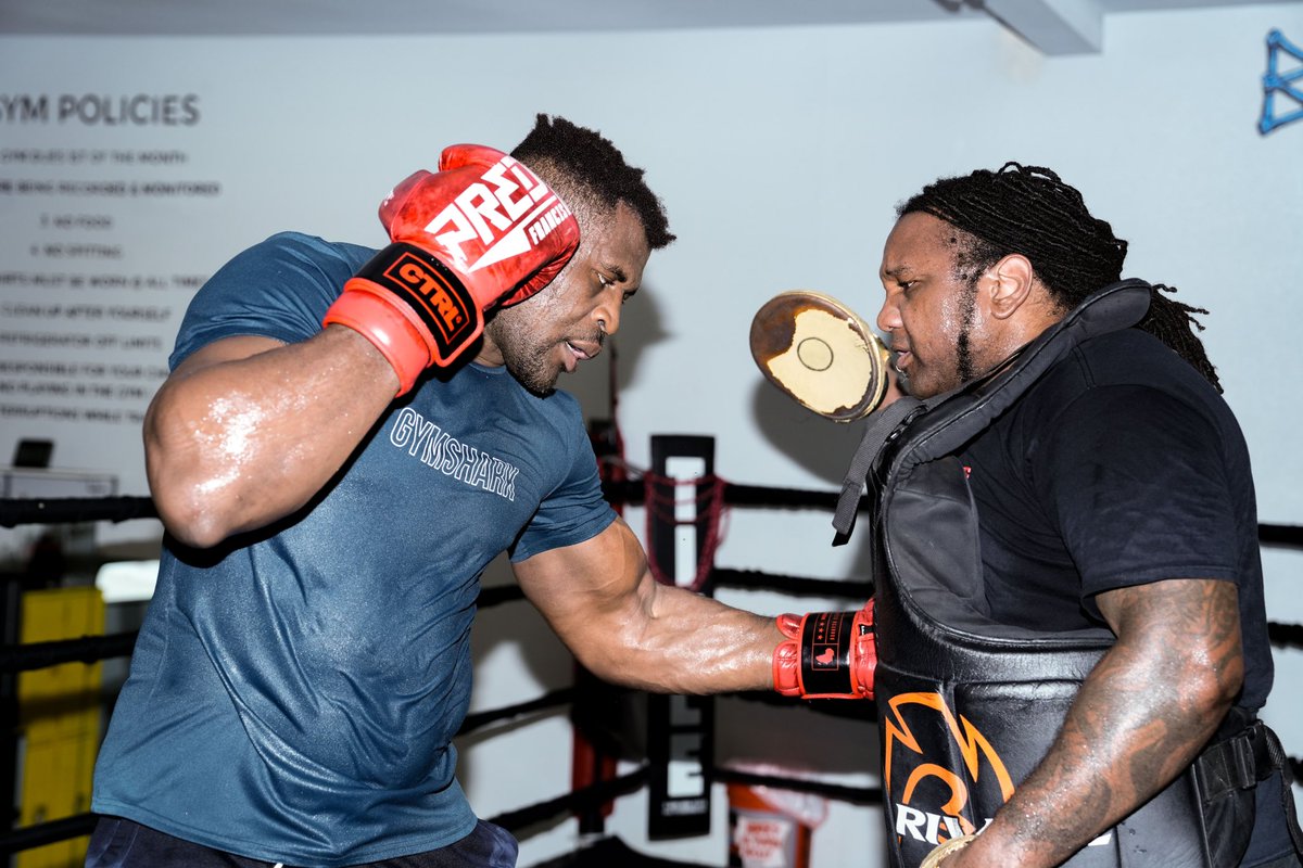 francis_ngannou's tweet photo. Leveling up 📈 

#FuryNgannou #RiyadhSeason https://t.co/K3XbFmxedg