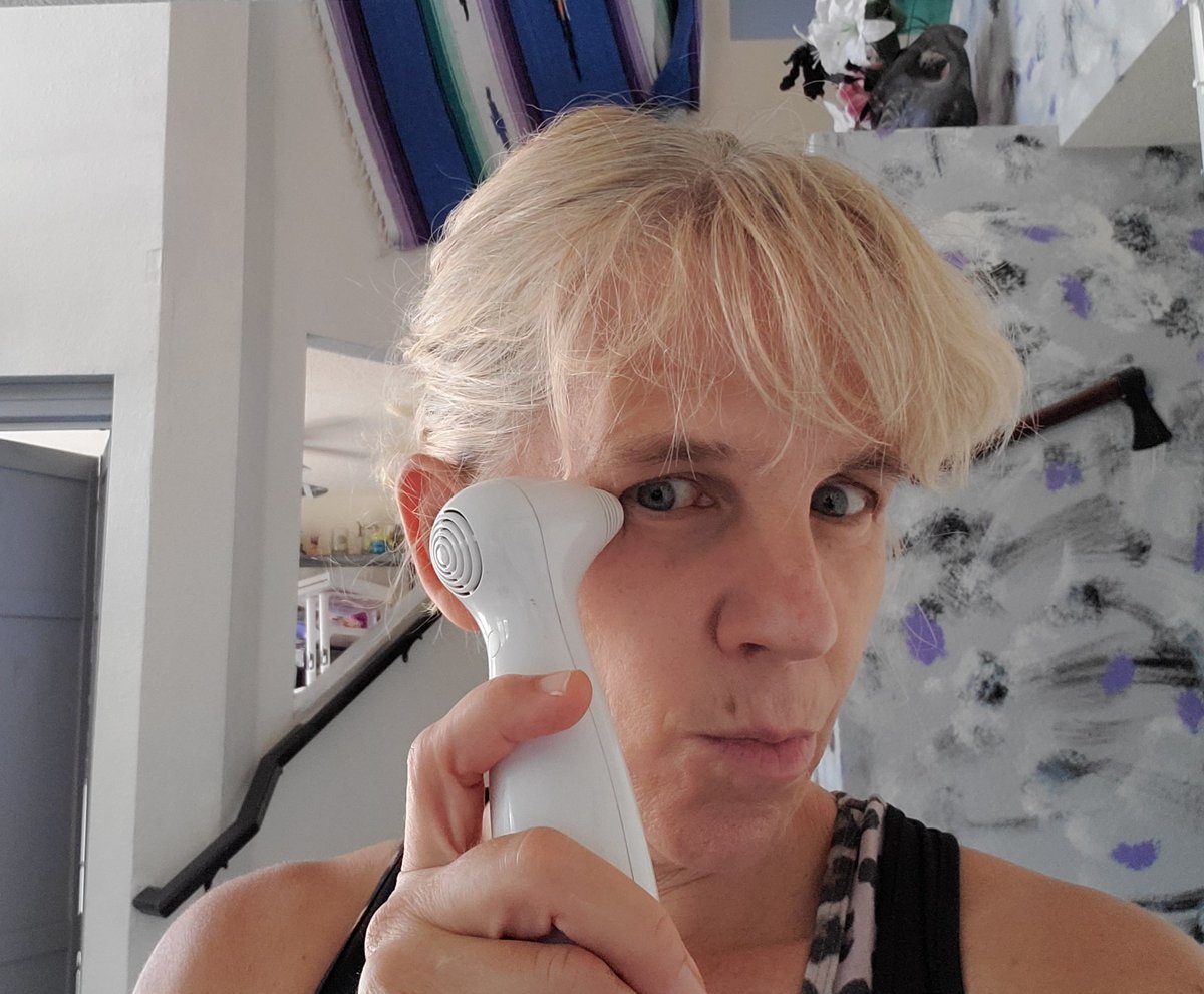 momknowsbest15's tweet photo. "It's like a magic eraser, but for wrinkles!" Target lost collagen with NIRA Precision for younger-looking skin in 90 days! Save 20% with code MOMKNOWSBEST10 ~ 08/16 - 08/20 https://t.co/jGR9XE0MUO #nira #faciallaser #Niradeal #niracoupon #athomefacialtreatment #NIRAProLaser #58 https://t.co/0LVzF736Pt