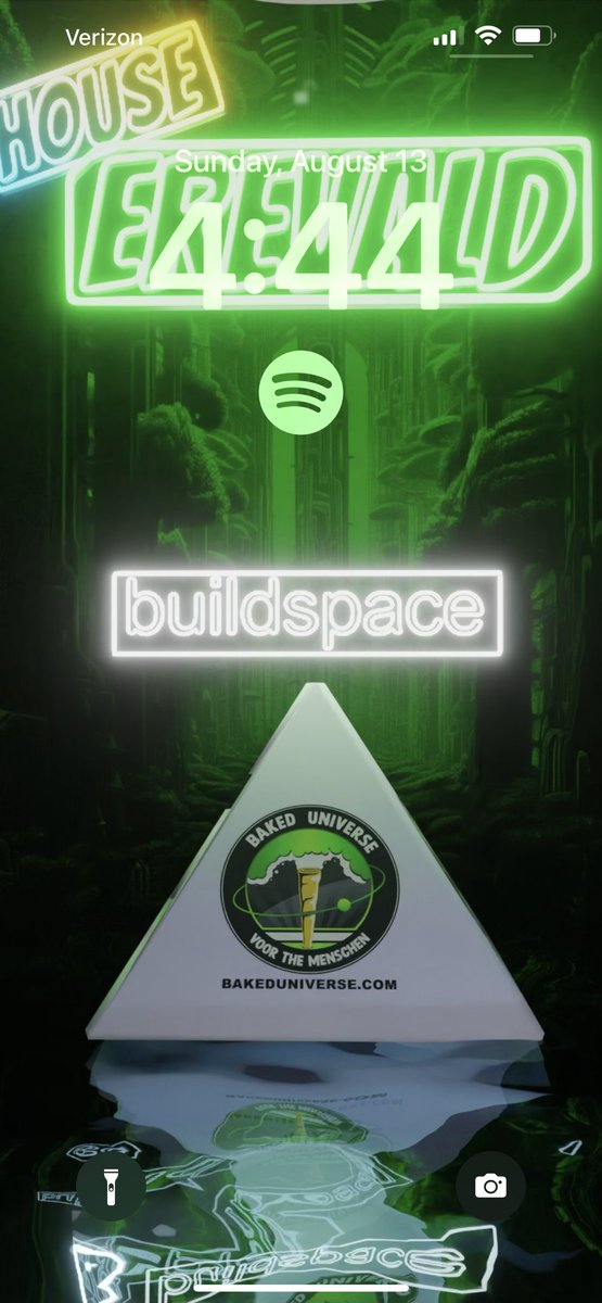 ThatHazyGuy's tweet photo. @silfaster1 @FarzaTV @_buildspace @BakedUniverse Lots of big things to come brother! The animation you made looks amazing! And it looks great as my background too 😎🥵

#Everard https://t.co/0E5VAIzqo4