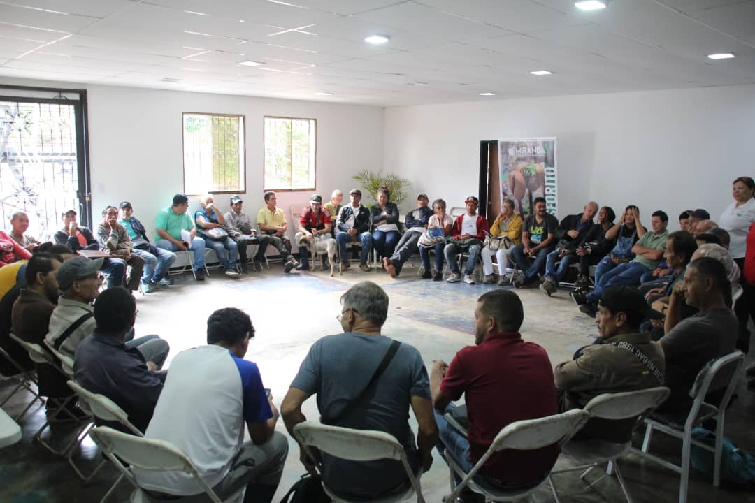 MiguelMarin8's tweet photo. Felicitaciones a los equipos #UTICEX @MinAgriculturaV ya son 4 años de un profundo y motivador proceso de constante retroalimentación cientifico/campesina. Desde #Miranda continuaremos aportando a esta revitalizadora y necesaria estrategia para el desarrollo #agroalimentario https://t.co/tlQd9pcjH7
