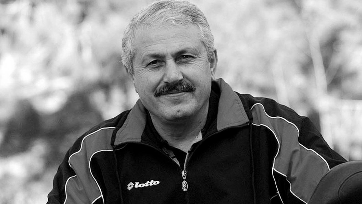 Gaziantep'in başarili futbolcu ve teknik direktörlerinden Sakıp Özberk vefat etmiştir. Ruhu şad olsun 🇹🇷