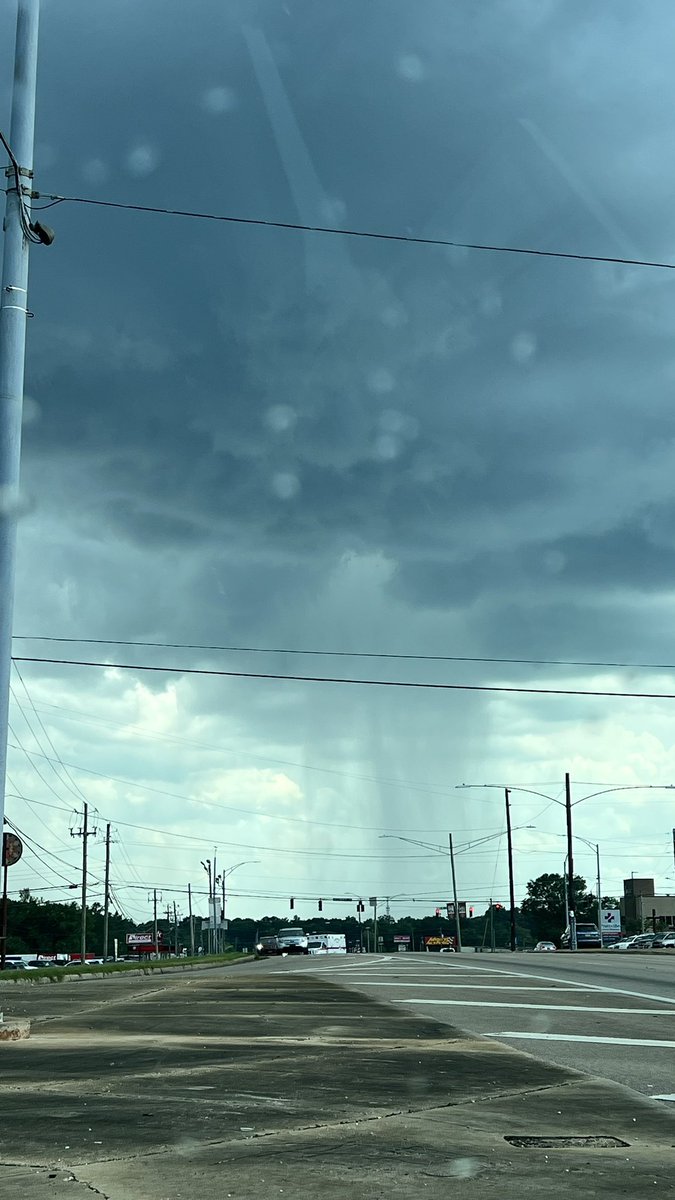 _MsJayDee's tweet photo. Memorial Drive was looking trippy. @JoshWeather @amanduh_curran https://t.co/RkW96fUHfO