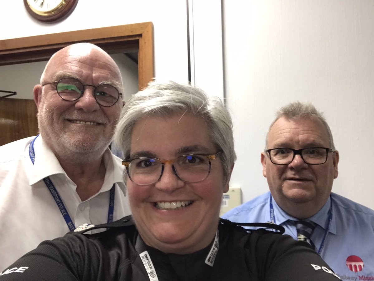 Today @BTPMurray and I met the 2 @RailwyMission Chaplains that cover Scotland’s railway team - including @BTPWestScot @BTPEastScot @BTPNorthScot - had a great catch up and chatted all things railway! @birdsnestsblog they said hello 👋 #wellbeing