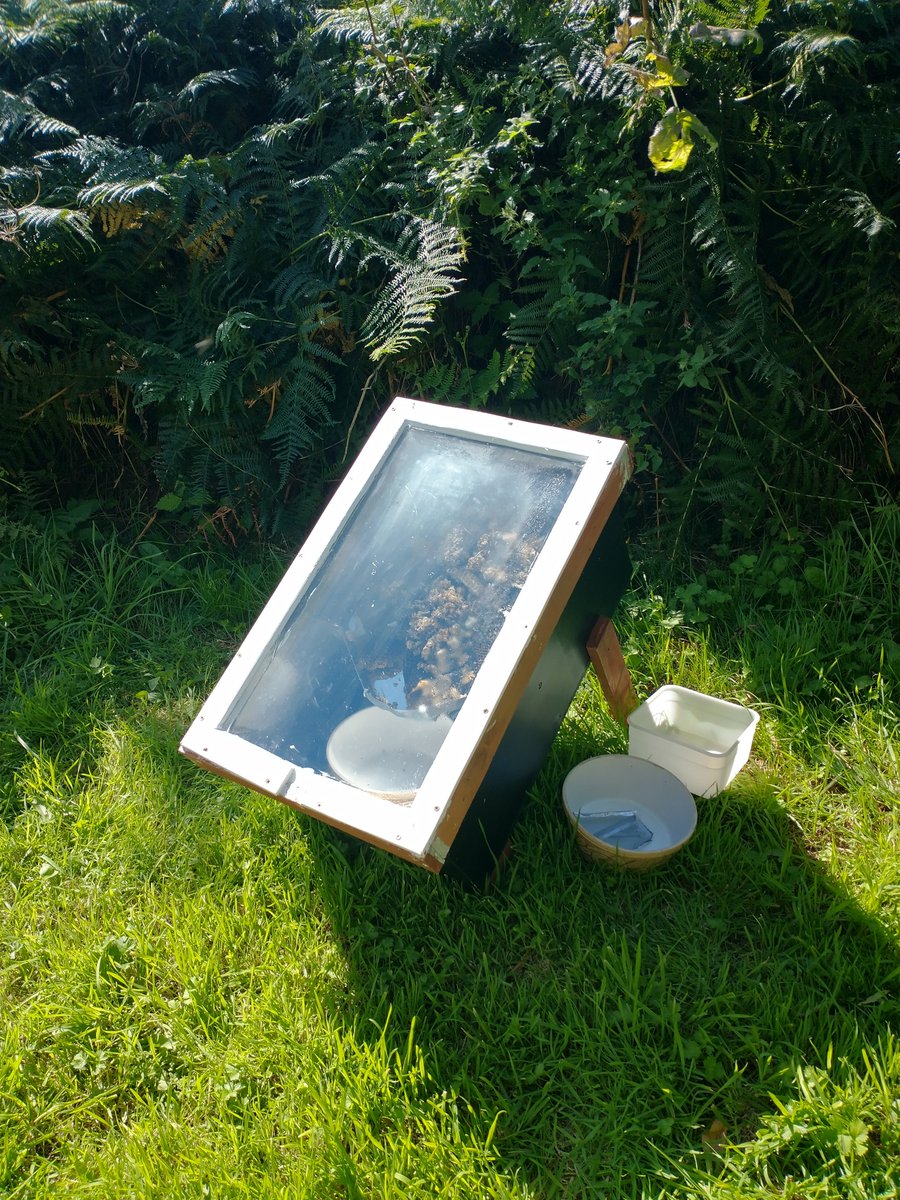 Thanks to Kevin for making this fabulous solar extractor for our community apiary.👍