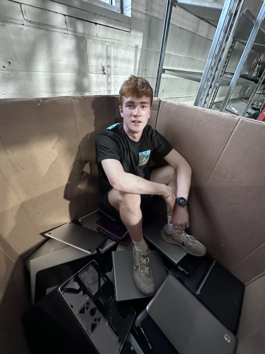 eAssetSolutions's tweet photo. Recycling old laptops? No doubt. Easy as 1, 2, 3♻️🙌🫡 See how in our latest blog👇#ewaste #oldlaptops #laptoprecycling #datadestruction #datasecurity #reduce #reuse #recycle #puttinginwork #circulareconomy #washingtondc #virginia #dmv #maryland #GoGreen
https://t.co/eZ0xTQPDi2 https://t.co/NKQB6zjQUL