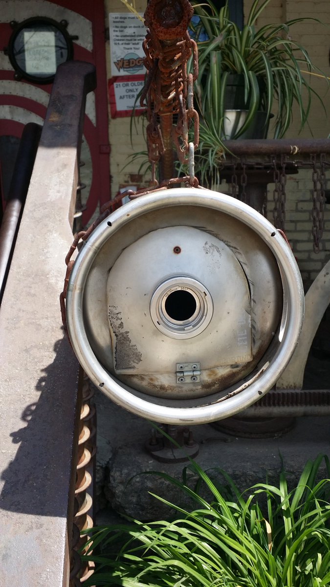 CRSTNET's tweet image. Mail gets an artistic twist in Ashville, NC! 📬🖌️   

Found this masterpiece near Wedge Brewing.   

Embracing creativity everywhere you look.   

#AshvilleInspires #WedgeBrewingAdventures #CreativeMail #mailbox