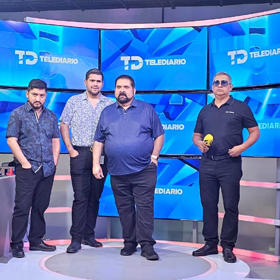 tdgrecordsmex's tweet photo. ARRANCAMOS tour de medios con "𝐋𝐚 𝐥𝐞𝐲𝐞𝐧𝐝𝐚 𝐝𝐞 𝐥𝐚 𝐦ú𝐬𝐢𝐜𝐚 𝐧𝐨𝐫𝐭𝐞ñ𝐚" @salomonrobles quienes festejan 3️⃣4️⃣AÑOS DE MÚSICA este 𝟐𝟖 𝐝𝐞 𝐨𝐜𝐭𝐮𝐛𝐫𝐞.

🗓 28 de octubre
⏰ 9:00 PM
📍 @Audcitibanamex 
🎟 Boletos 👉🏻 https://t.co/2t6rMRNJpi https://t.co/JZI3oLMWbG