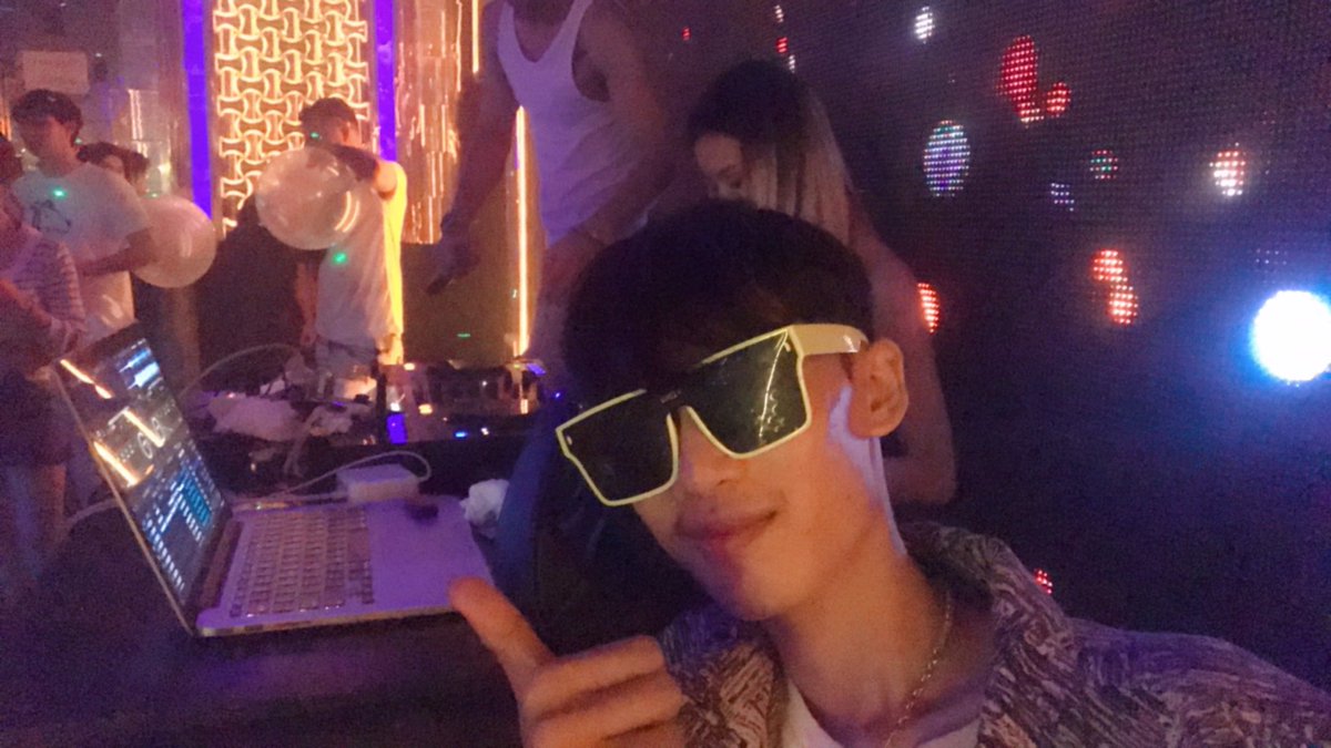 ເປັນDJ ເດີ 
ຮັບງານເປີດເພງ
#ບໍ່ໄດ້ຮັບງານN
You know?