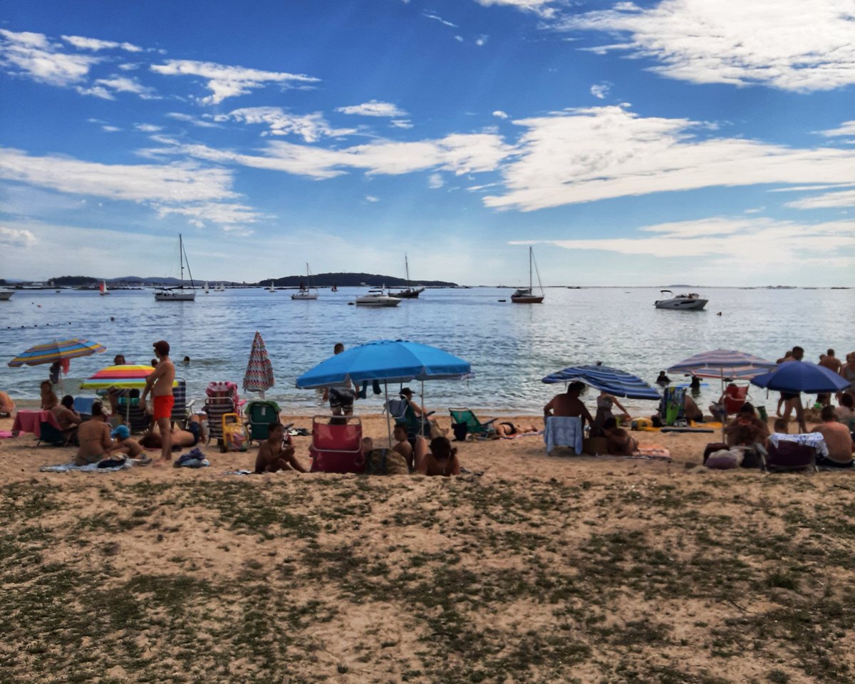 NavLgg's tweet image. Día de praia entre motoras, dornas e galeons ⛱ #Retorta #Boiro