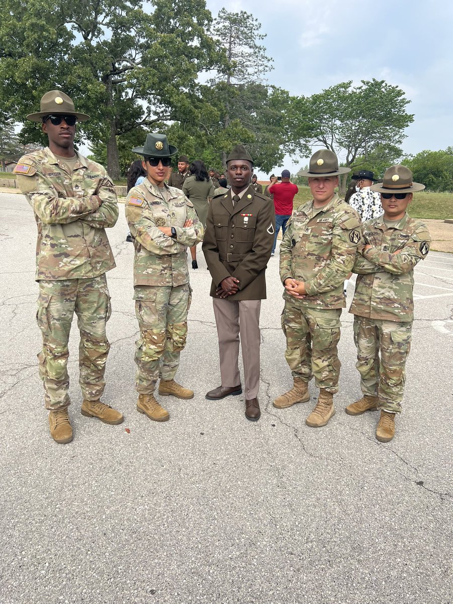 DCNationalGuard's tweet image. When you become a #DCARNG Soldier, your family will thank you, your country will thank you and your future will owe you.

📸: PFC Raquan Dupree

#Community #SupportStructure #GuardFamily #GuardLife #GuardBenefits #GuardGoals #DCArmyNationalGuard #Proud #TeamBowens