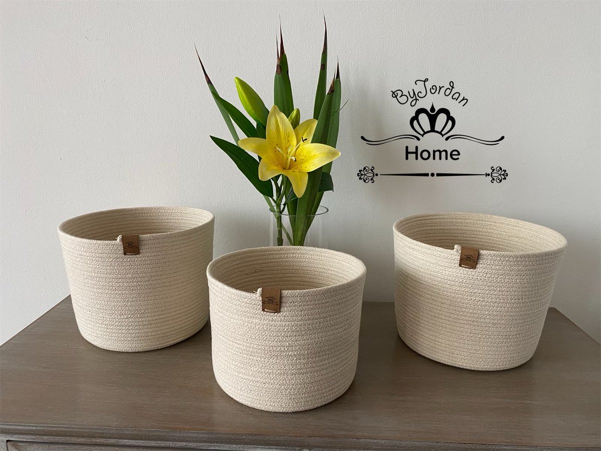 Claudia_Jordan's tweet photo. Recién terminados estos cubre maceteros, listos para su entrega y hechos en tiempo Récord 💪🏼
Medidas
👉🏼 Grandes 23cm de Diámetro x 17cm de Alto
👉🏼 Pequeño 20cm Diámetro x 15cm de Alto
#ByJordanHome #ParaTusPlantas #DecoHogar #HechoAMano #Decoracion #Maceteros #CordonDeAlgodon https://t.co/ai5Mc1D9kU
