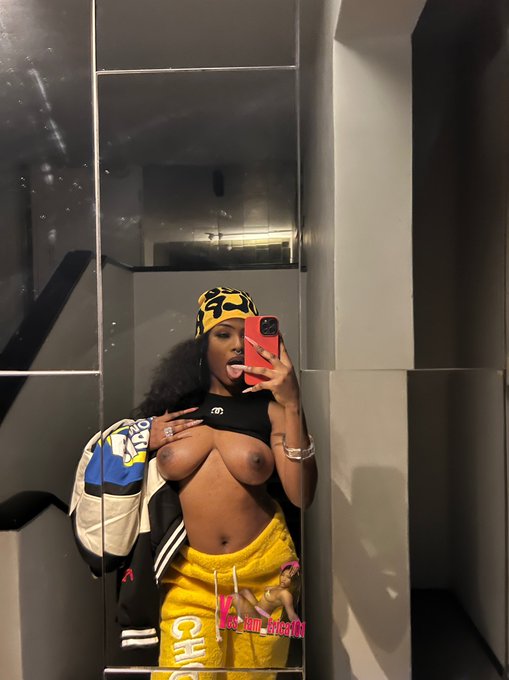 Happy Titty Tuesday 🤤  Sorry am late 😖 https://t.co/L2XJLm2JkQ<a href="/tag/fansly"class="tags"><span>#fansly</span></a>