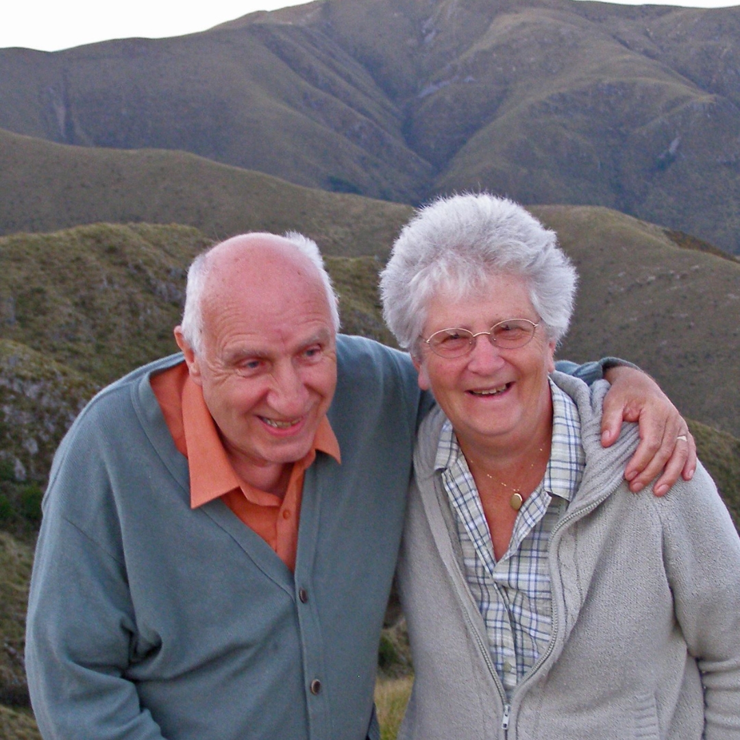 Our Myton at Home service is now open for self-referral, allowing patients to be cared for in the comfort of their own home #NWarksHour 🏠  

Find out more about how you can refer and what Myton at Home means to families like the Willoughby's here buff.ly/3DzmbGn