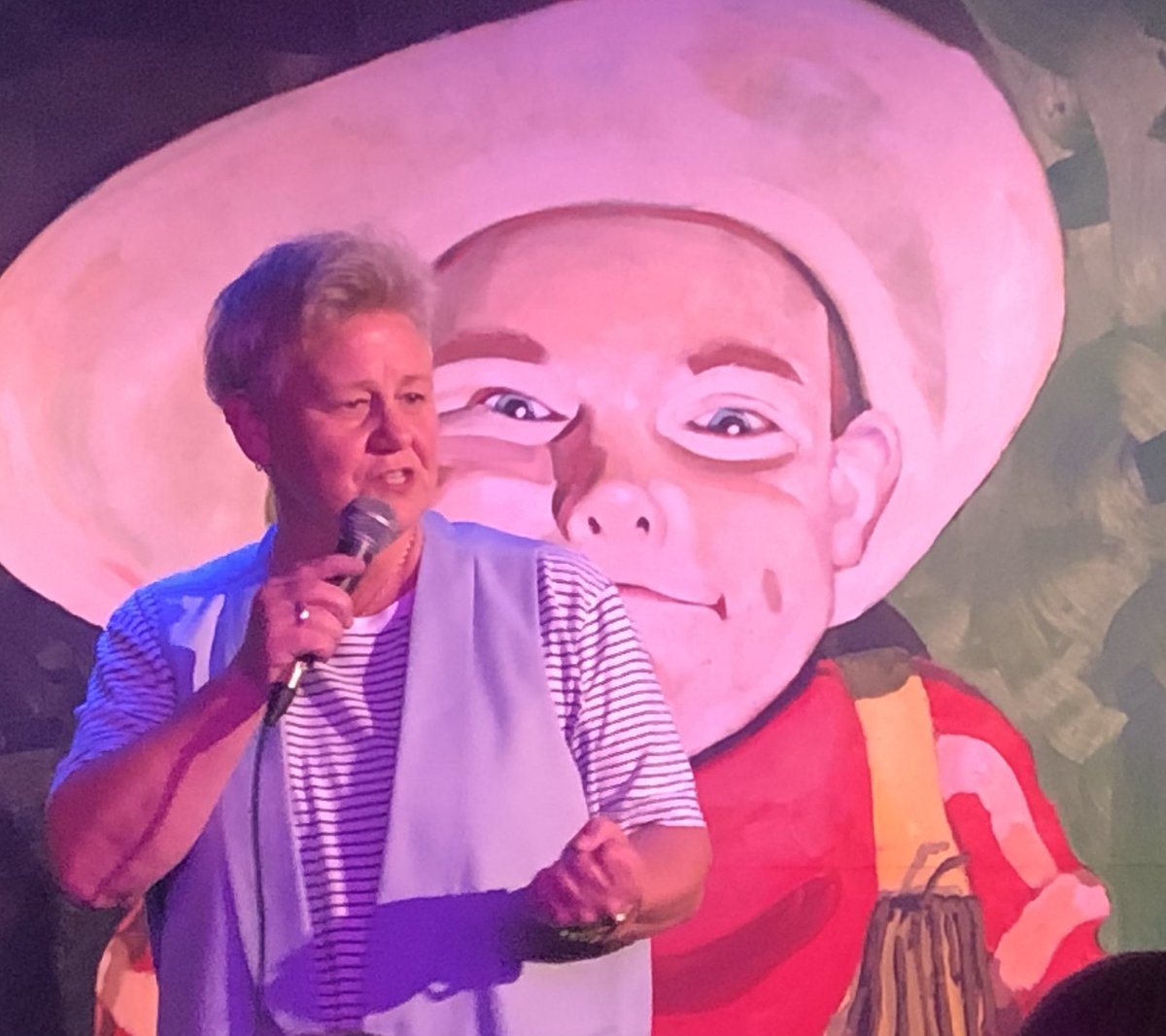 A massive shot of adrenaline from doctor showbiz blasted my ass onto this iconic stage for ten minutes of bum tingling joy (me) #edfringe #thestand #midlifeattheoasis 

thestand.co.uk/fringe/1620/la…