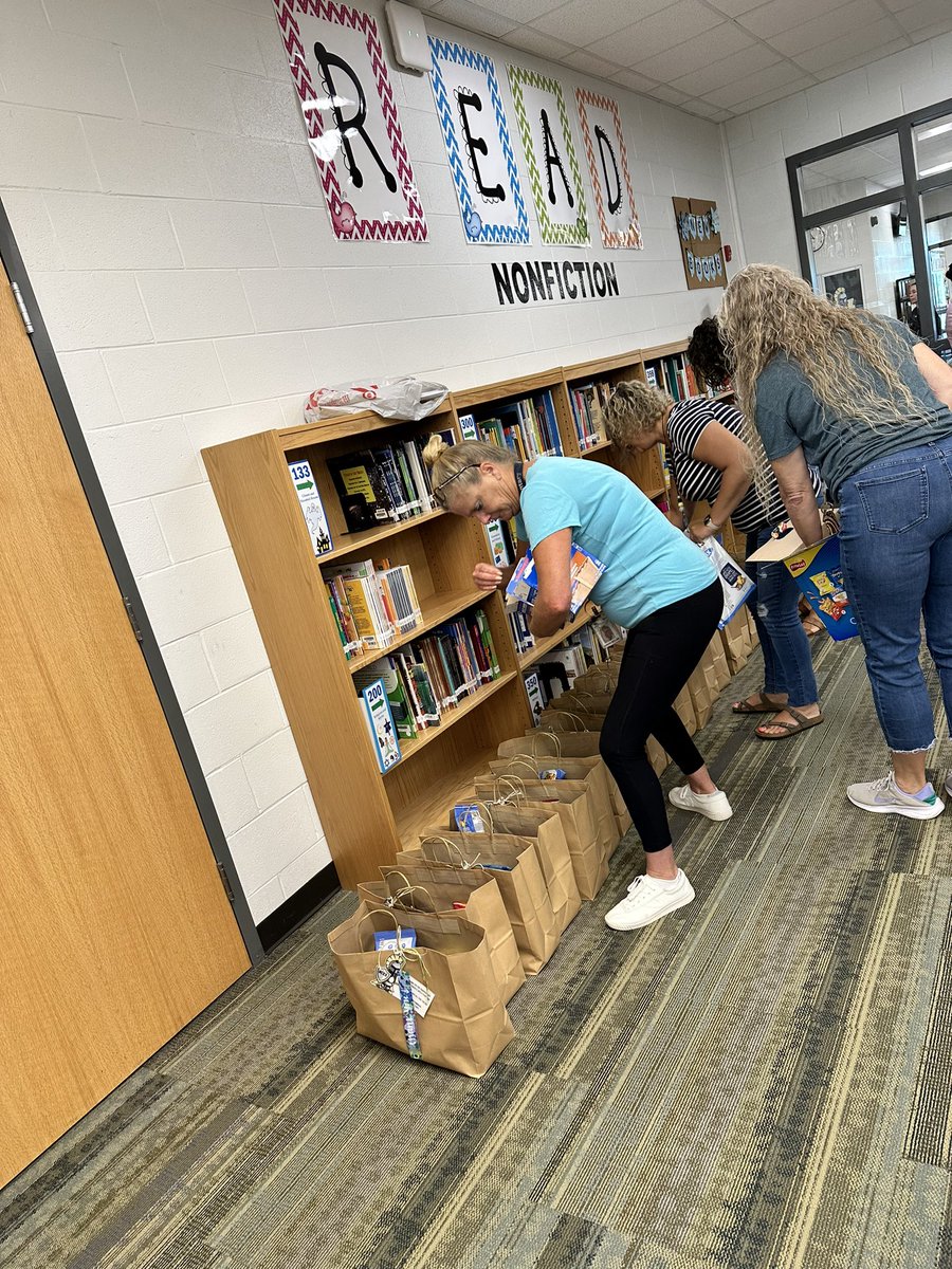 Our AMAZING <a href="/NCES_Knights/">Norton Commons ES</a> staff put together gift bags for our WONDERFUL <a href="/JCPSKY/">JCPS</a> bus drivers. We can’t wait to make them smile on Friday! 🚌❤️