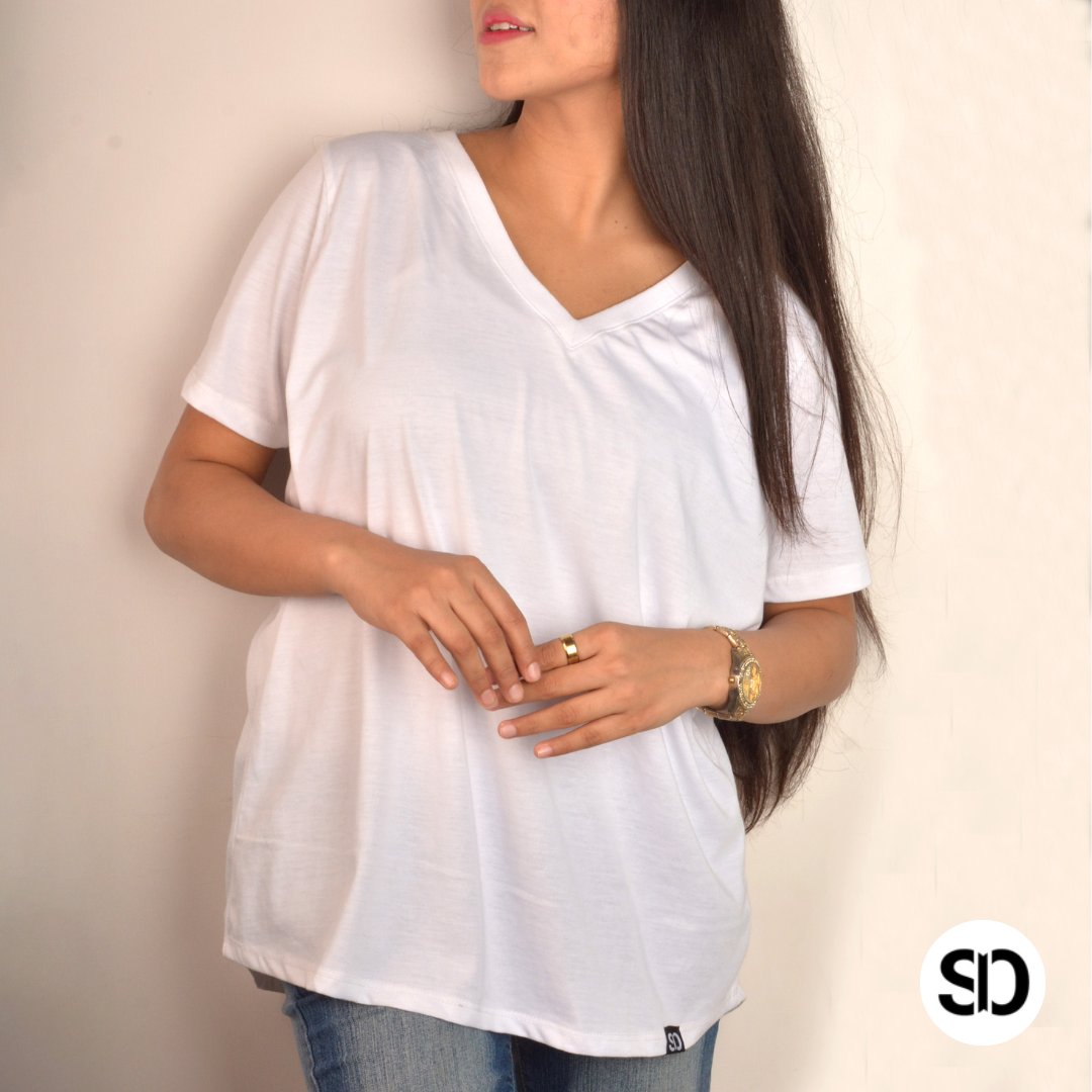 styleinoutfit's tweet image. "A versatile neckline that flatters all body types" 
❤️‍🔥👕

#vneck
#roundneck
#deepneck
#vneckroundbottomdeepneck
#vneckdress
#teeshirt
#tee
#shirt
#clothing
#fashion
#ootd
#style
#instafashion