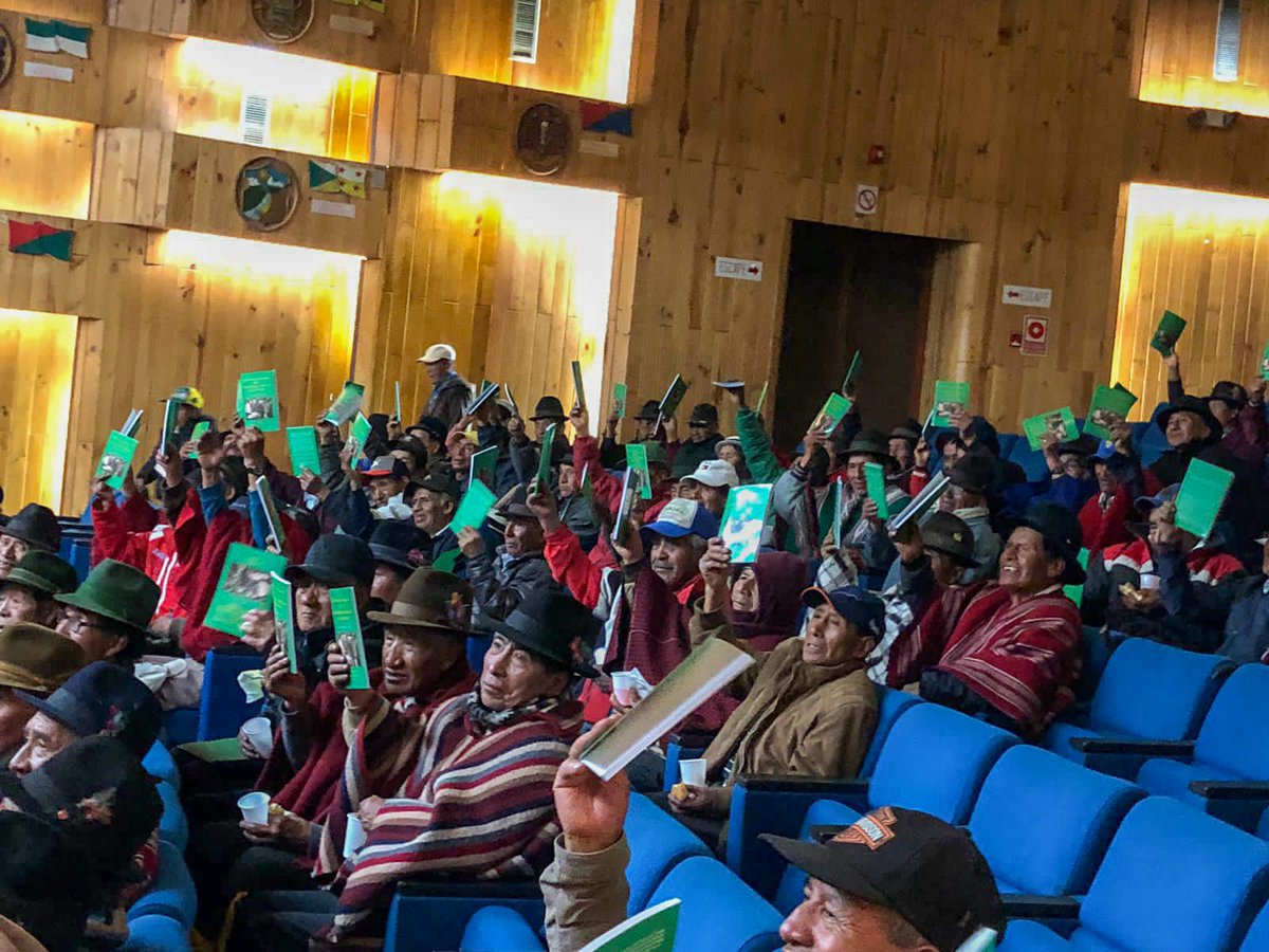 bedranitalo's tweet photo. Participé en la Sesión Solenme del Seguro Social Campesino, al cumplirse 55 años de su fundación.

El evento fue organizado por la Federación Única de Afiliados al Seguro Social Campesino @FEUNASSC Gracias por la invitación y felicitaciones por la honorable labor que realizan. https://t.co/4w9178P5Uq