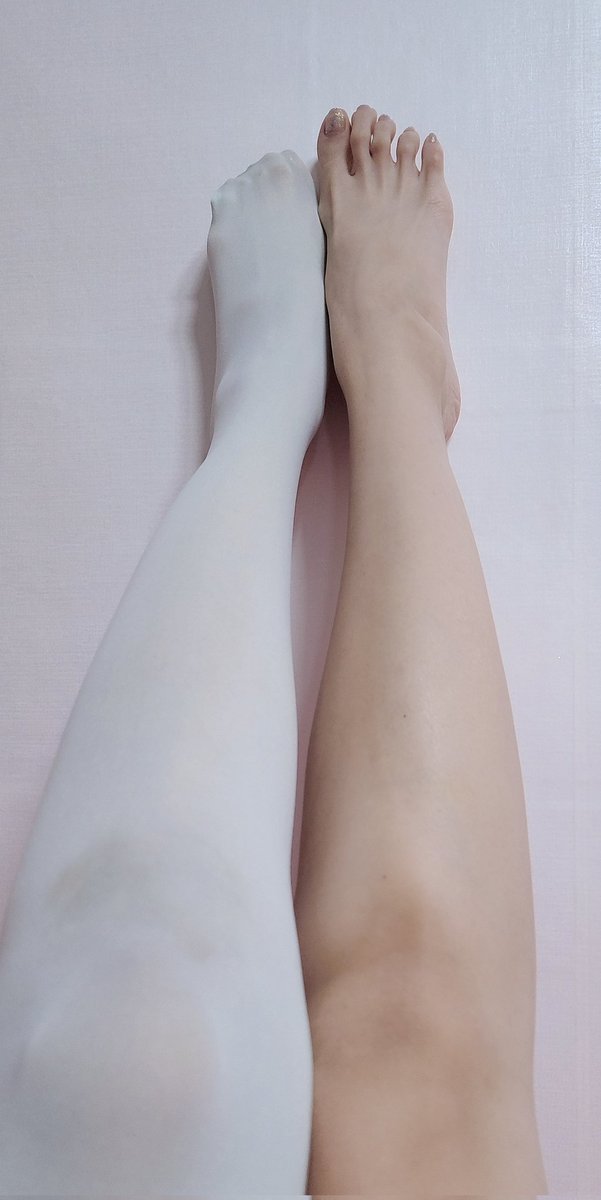 生きてます~
暑くてタイツ無理なだけ