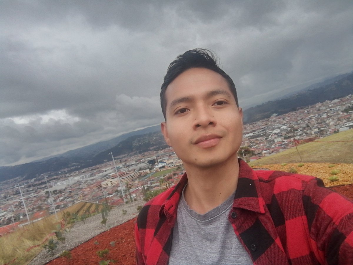 Henryrg173's tweet photo. Mirador en Cuenca 💓 https://t.co/TcFBfB7QXW