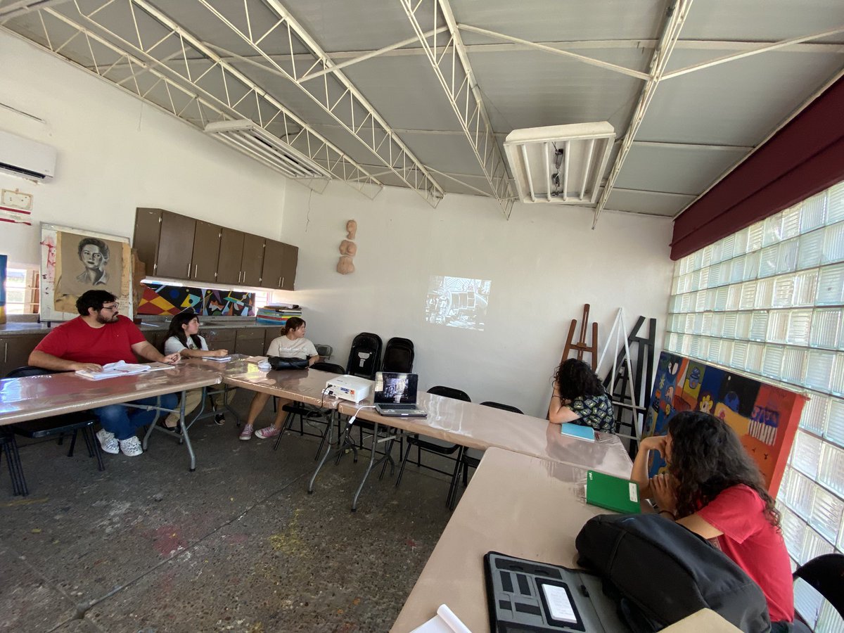 BirongaFilms's tweet photo. En el Día Nacional del #CineMexicano 🎥🇲🇽 nos encontramos impartiendo los talleres de Cine Documental y Guion Cinematográfico en el Campamento de Verano en la Casa de la Cultura Nuevo Laredo, promoviendo el talento cinematográfico de Nuevo Laredo. #talentolocal #cinequenosune https://t.co/j34Z6V0gHN