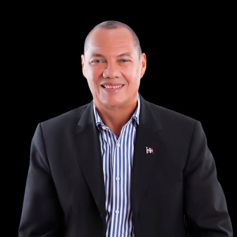 ,<a href="/hgomez27/">Héctor Gómez</a> <a href="/JoseGomezFrias/">José Gómez Frías</a> <a href="/luisabinader/">Luis Abinader</a> Un precandidato a Diputado por el PRM que sabe a transparencia. Dame un "SI" por el bien del país.